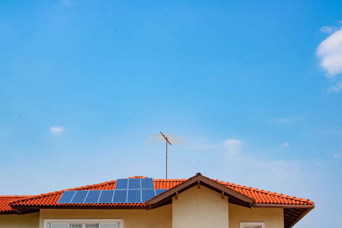 installation panneaux solaires toiture